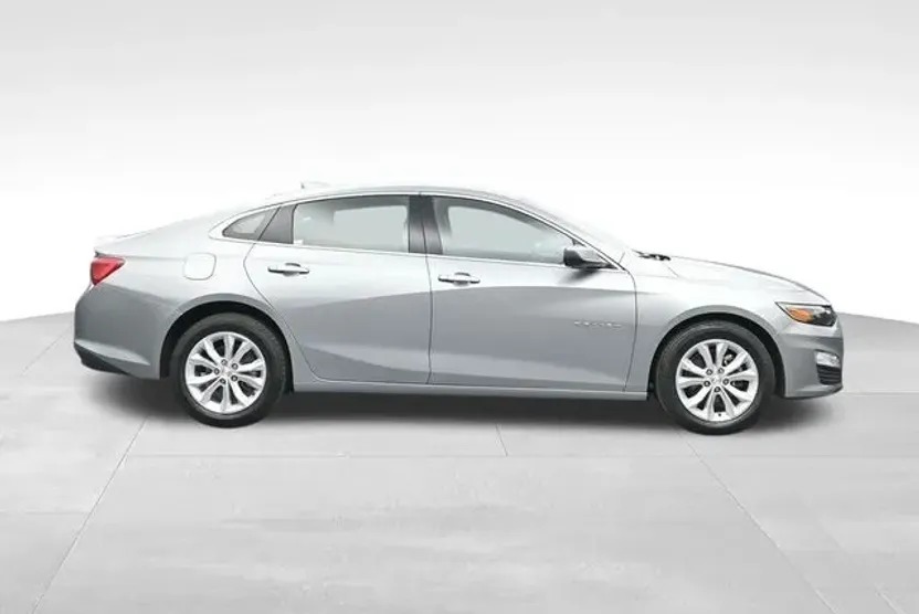 2024 Chevrolet Malibu 1LT photo 1