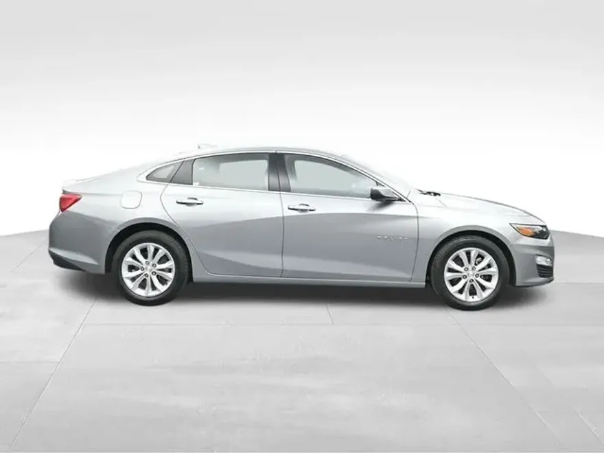 2024 Chevrolet Malibu 1LT photo 1