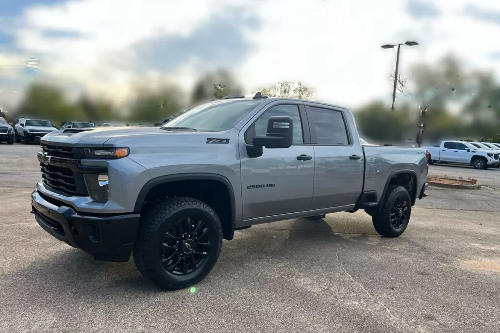 2026 Chevrolet Silverado 2500HD Custom photo 1
