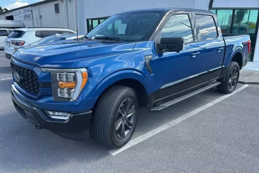 2023 Ford F-150 XLT photo 1