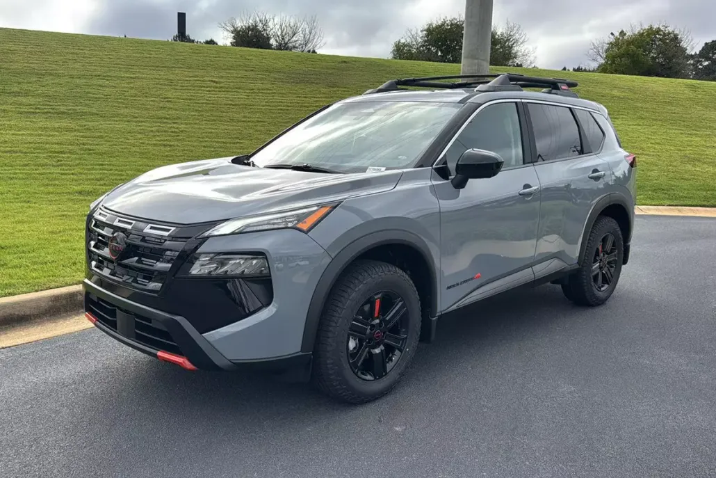 2026 Nissan Rogue SV photo 1