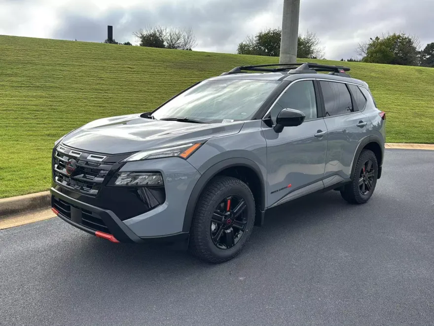 2026 Nissan Rogue SV photo 1