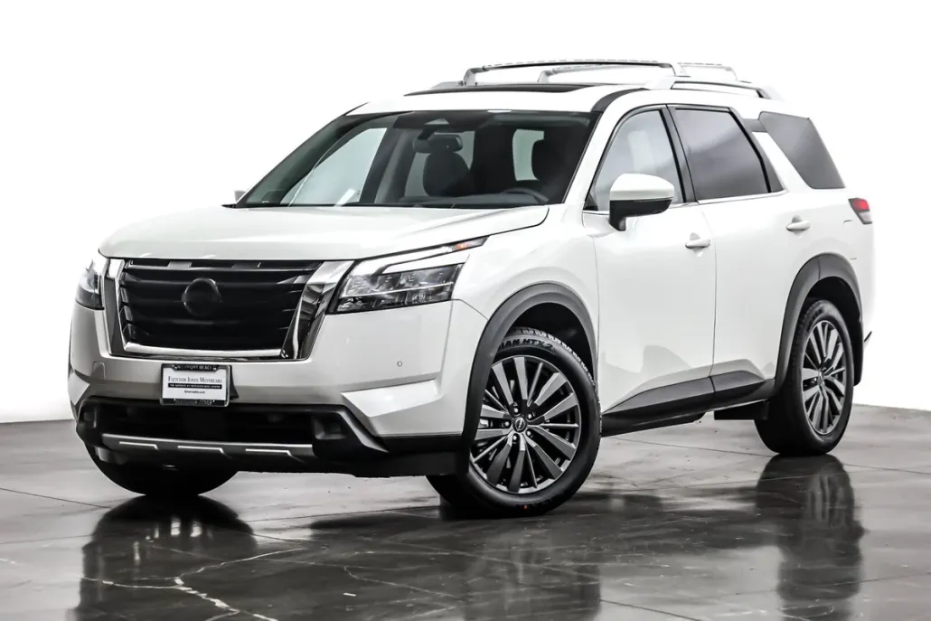 2022 Nissan Pathfinder SL photo 1
