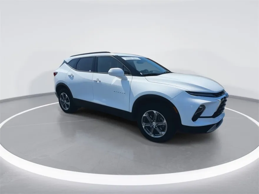 2023 Chevrolet Blazer 2LT photo 1