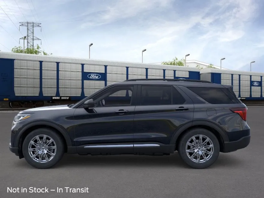 2025 Ford Explorer photo 1