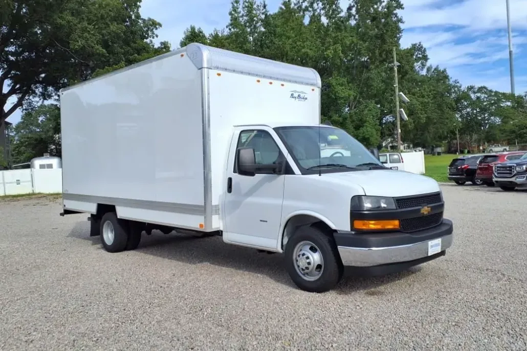 2025 Chevrolet Express 3500 Cutaway Van photo 1