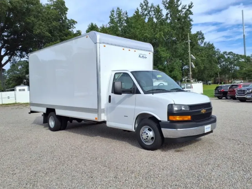 2025 Chevrolet Express 3500 Cutaway Van photo 1