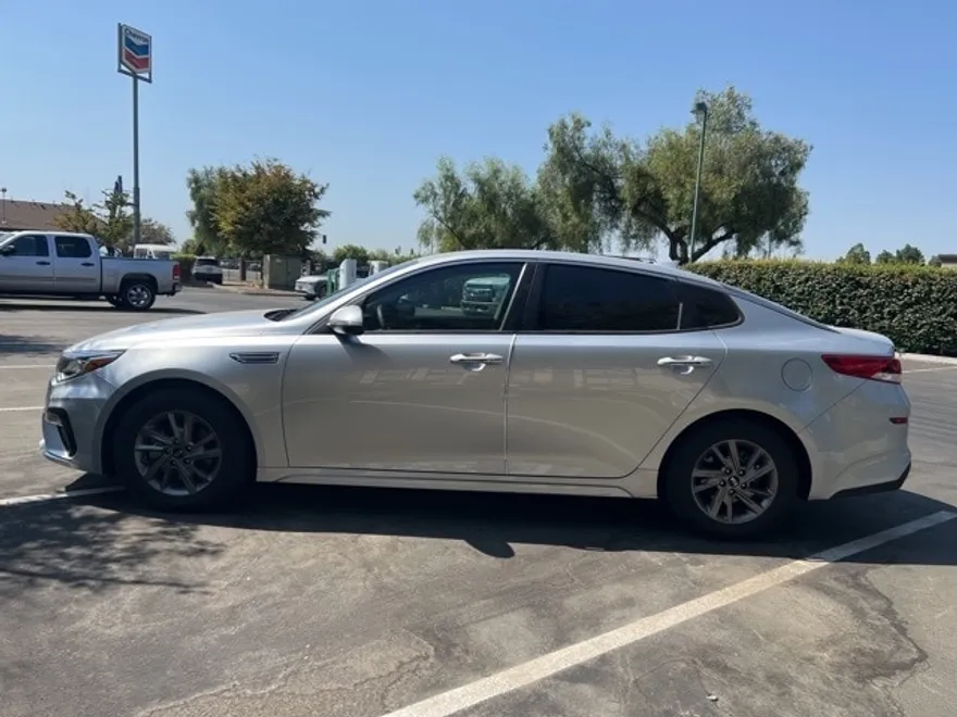 2019 Kia Optima LX photo 1