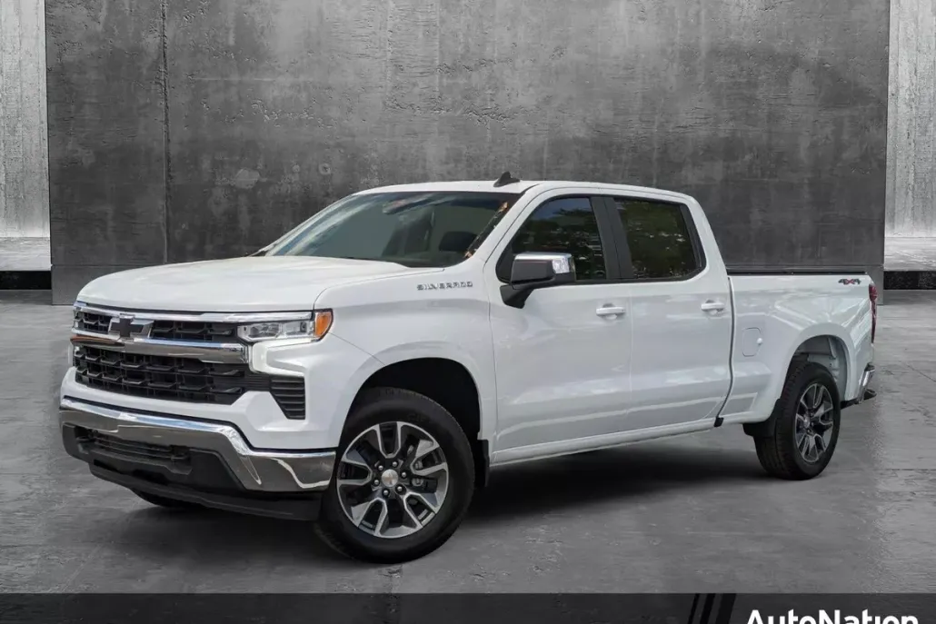 2025 Chevrolet Silverado 1500 LT photo 1
