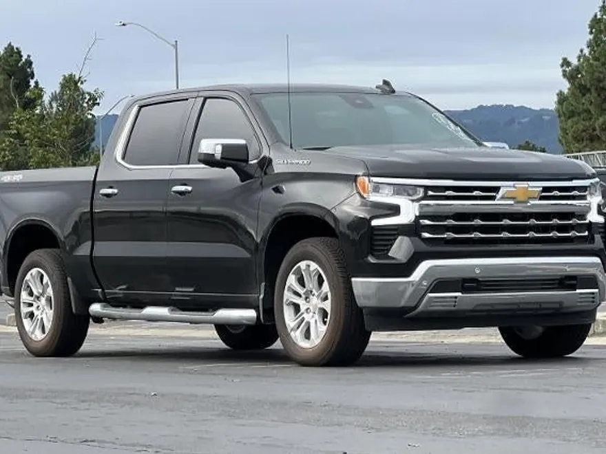 2025 Chevrolet Silverado 1500 Base photo 1