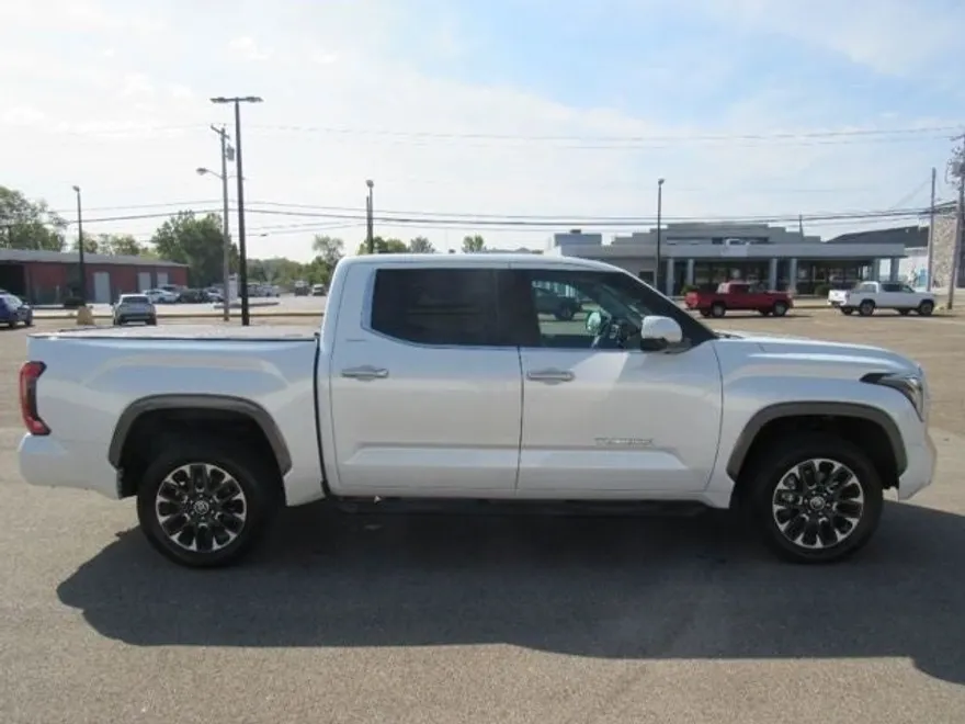 2023 Toyota Tundra Limited photo 1