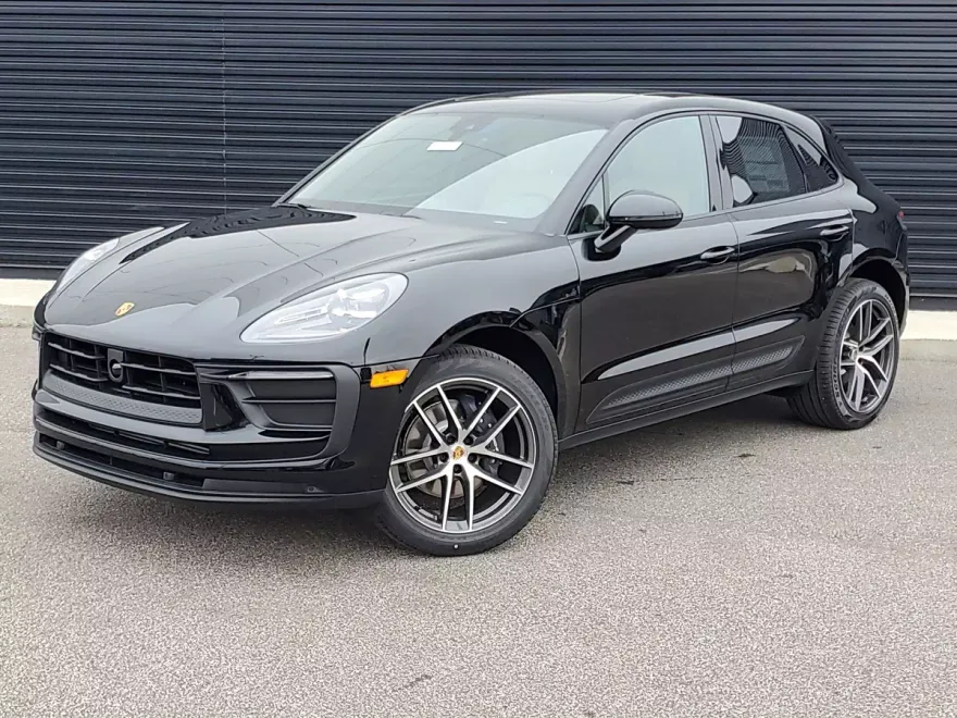 2025 Porsche Macan T photo 1