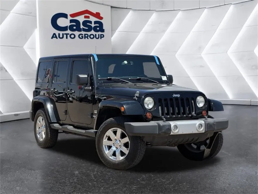 2013 Jeep Wrangler Unlimited Sahara photo 1