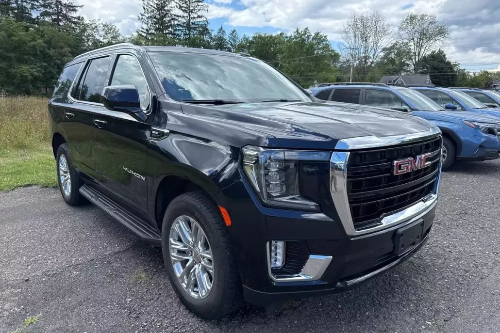 2022 Gmc Yukon SLE photo 1