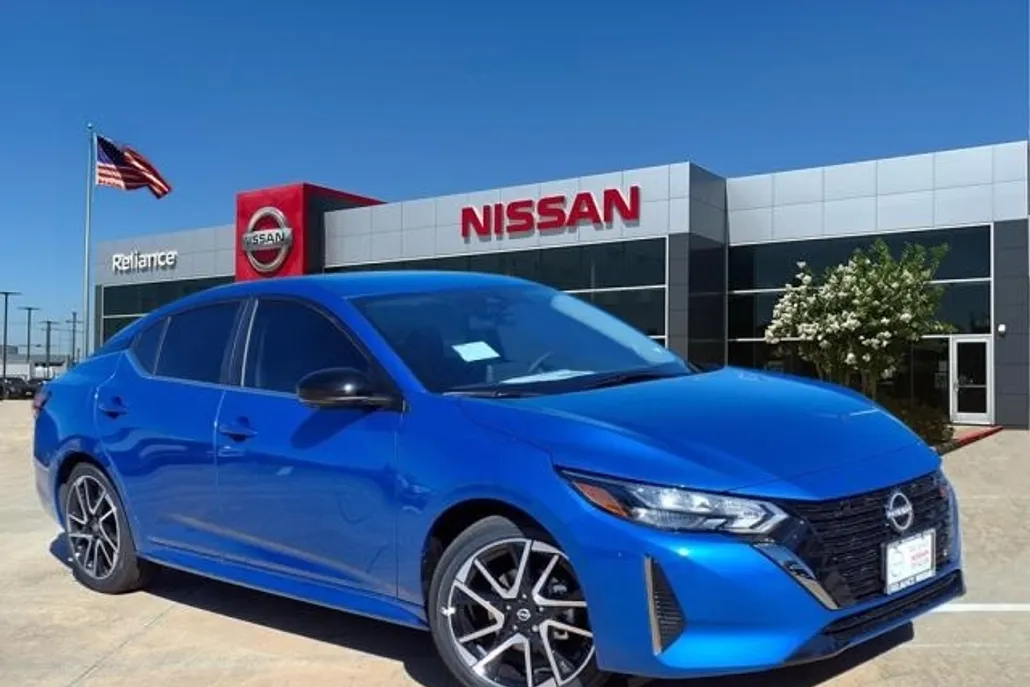 2025 Nissan Sentra SR photo 1