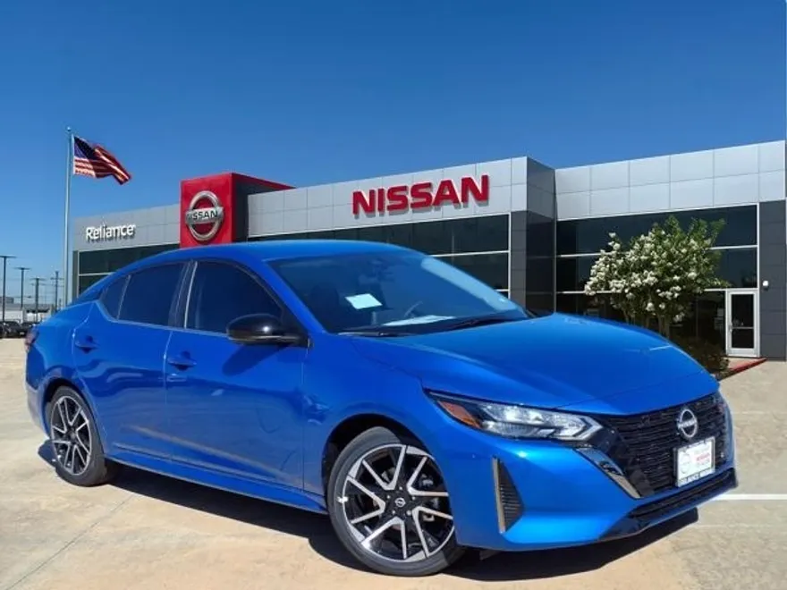 2025 Nissan Sentra SR photo 1