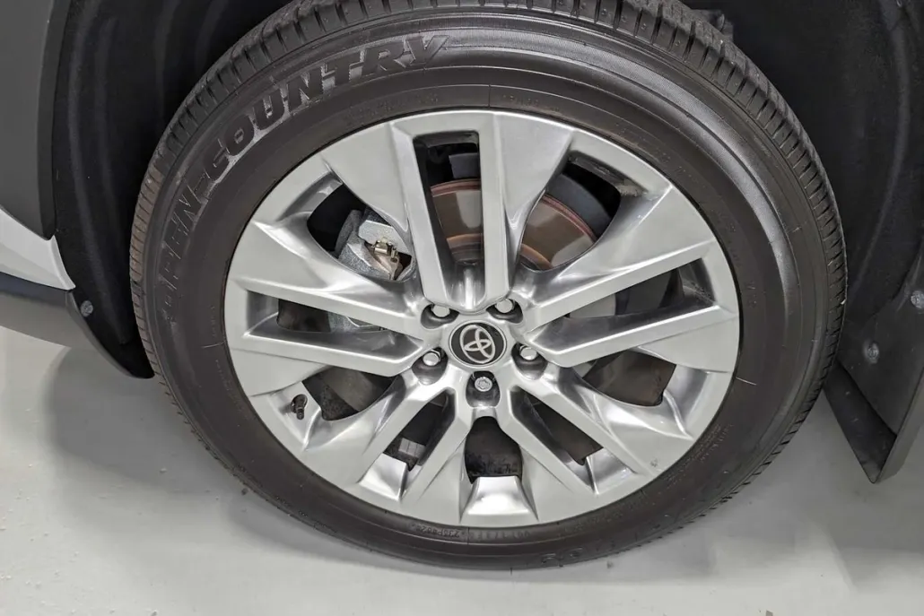 2025 Toyota RAV4 XLE Premium photo 1