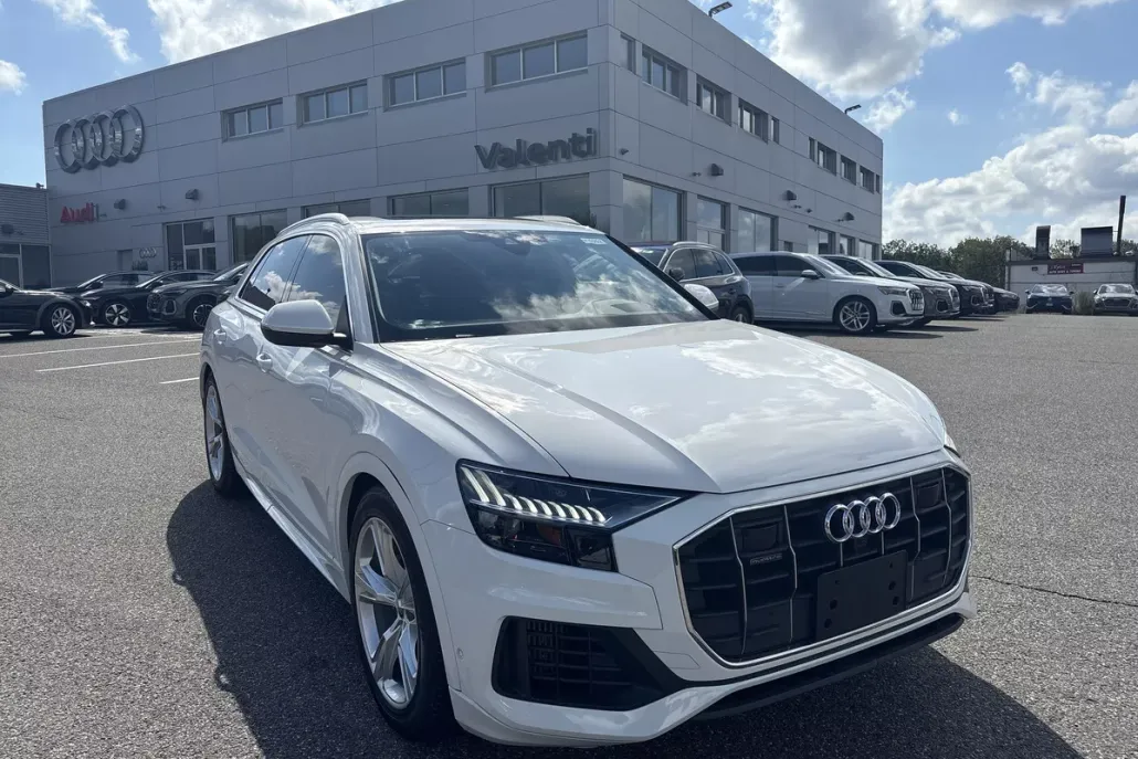 2023 Audi Q8 Prestige photo 1
