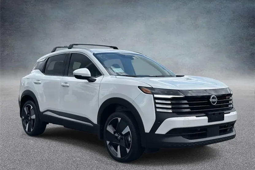2025 Nissan Kicks SR photo 1