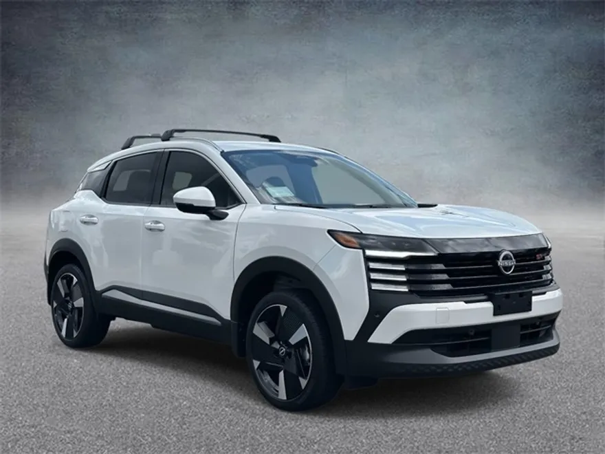 2025 Nissan Kicks SR photo 1