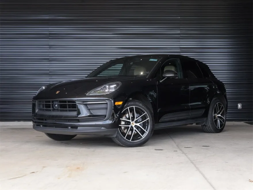 2025 Porsche Macan S photo 1