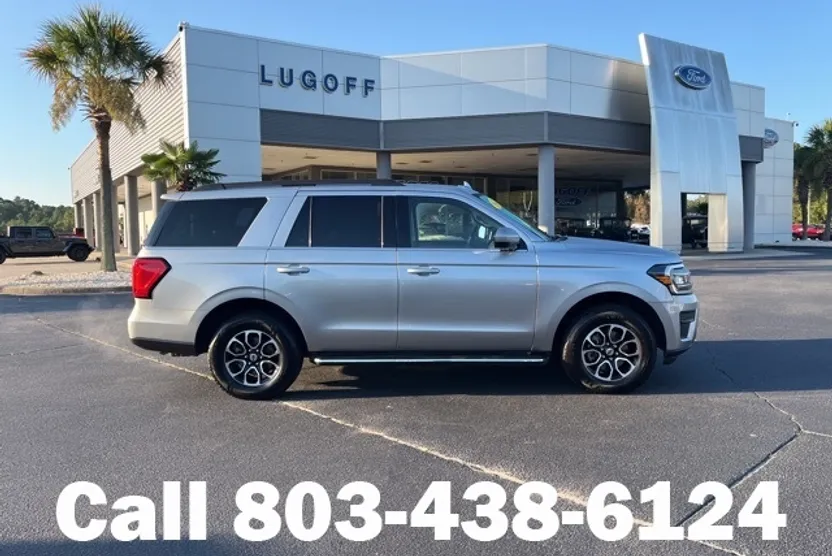 2022 Ford Expedition XLT photo 1