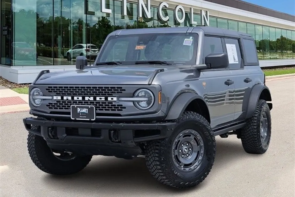 2024 Ford Bronco Badlands photo 1