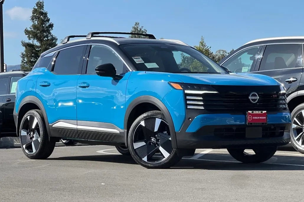 2026 Nissan Kicks SR photo 1