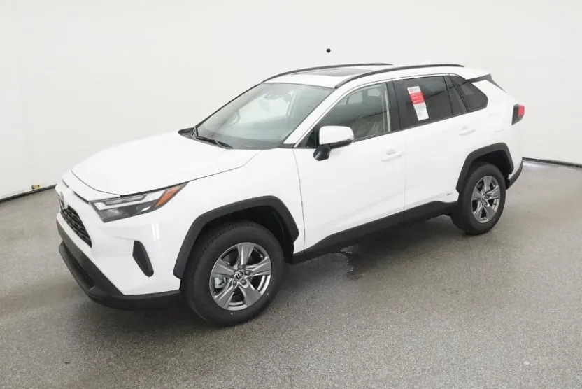 2025 Toyota RAV4 Hybrid XLE photo 1