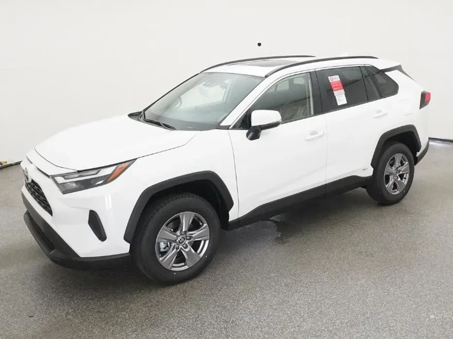 2025 Toyota RAV4 Hybrid XLE photo 1