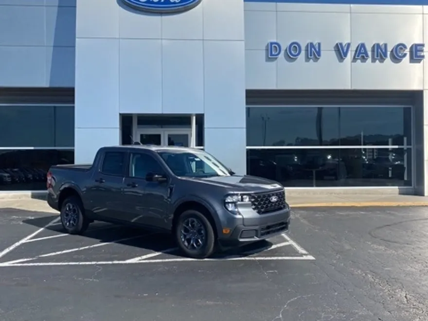 2025 Ford Maverick XLT photo 1