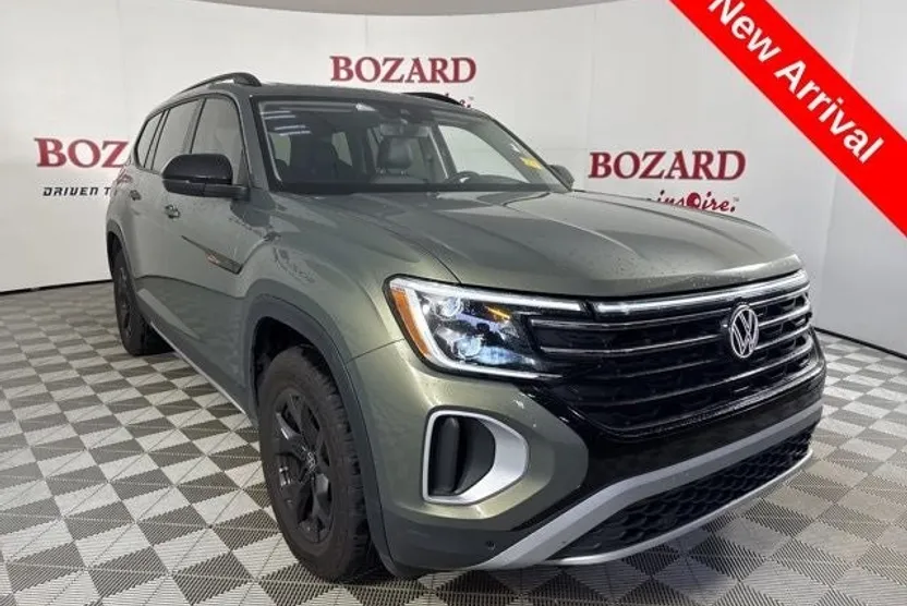 2024 Volkswagen Atlas Peak Edition SEL photo 1