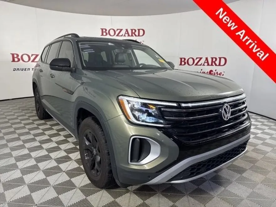 2024 Volkswagen Atlas Peak Edition SEL photo 1