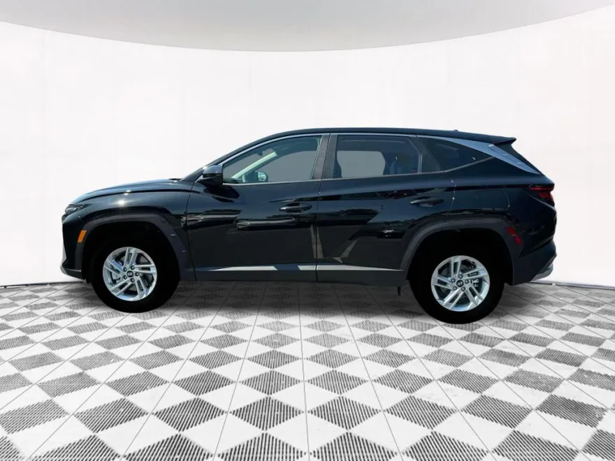 2025 Hyundai Tucson SE photo 1