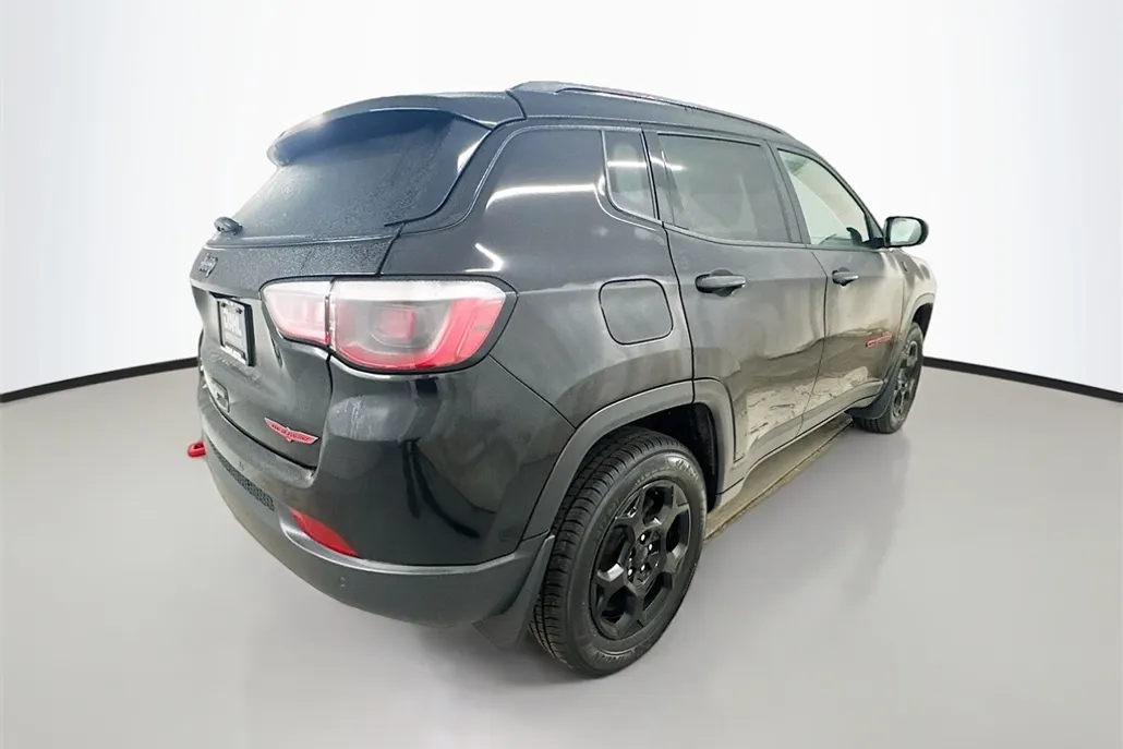 2023 Jeep Compass Trailhawk photo 1