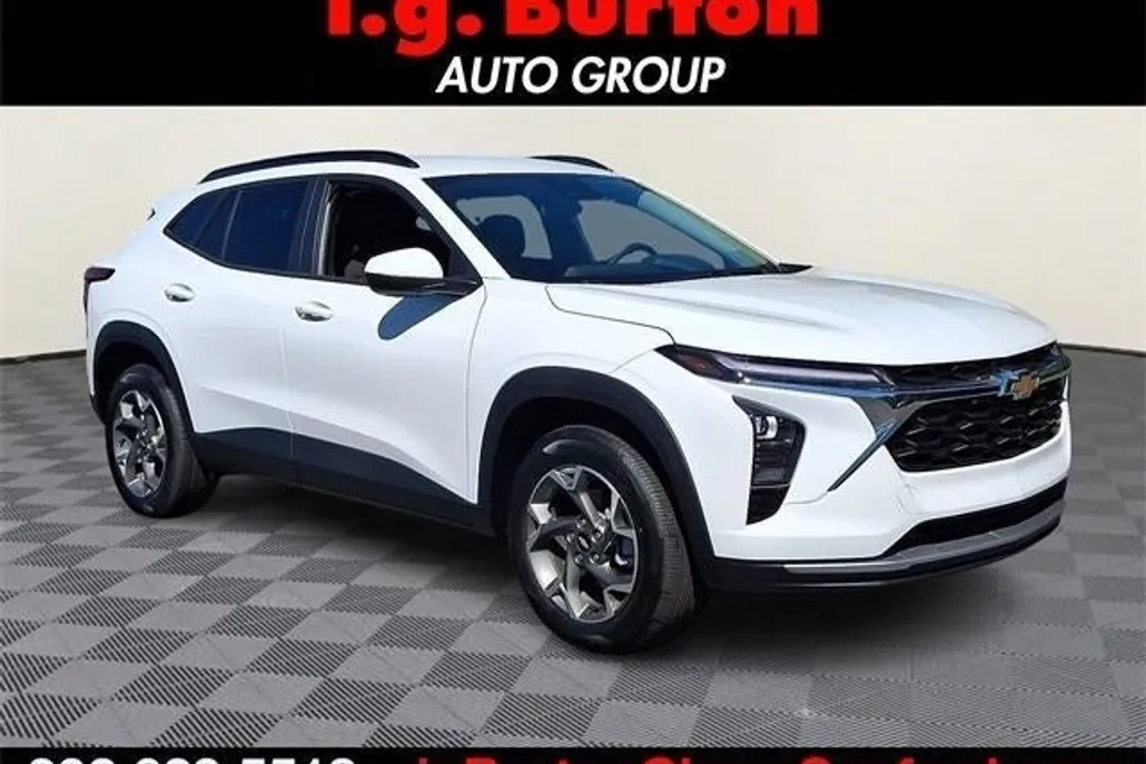 2025 Chevrolet Trax LT photo 1