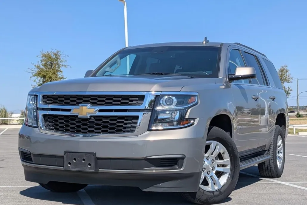 2019 Chevrolet Tahoe LT photo 1