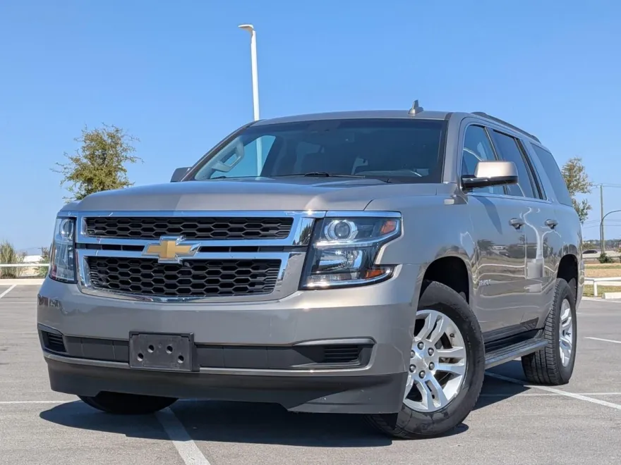 2019 Chevrolet Tahoe LT photo 1