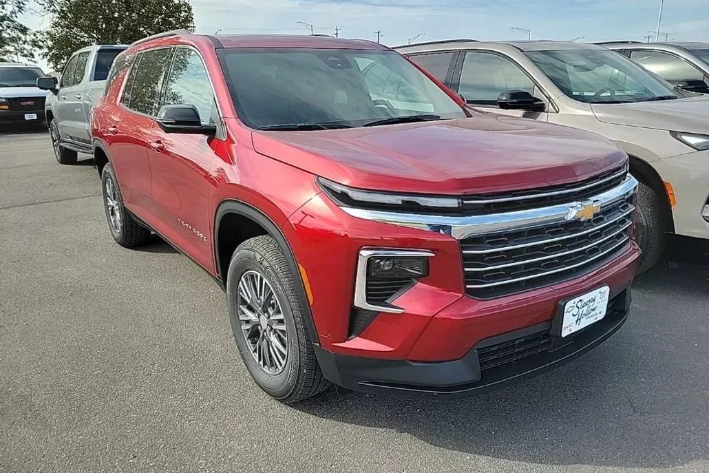 2026 Chevrolet Traverse photo 1
