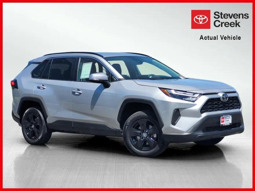 2024 Toyota RAV4 XLE photo 1