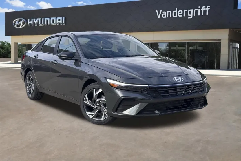 2025 Hyundai Elantra SEL Sport photo 1