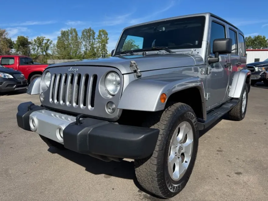 2014 Jeep Wrangler Unlimited Sahara photo 1