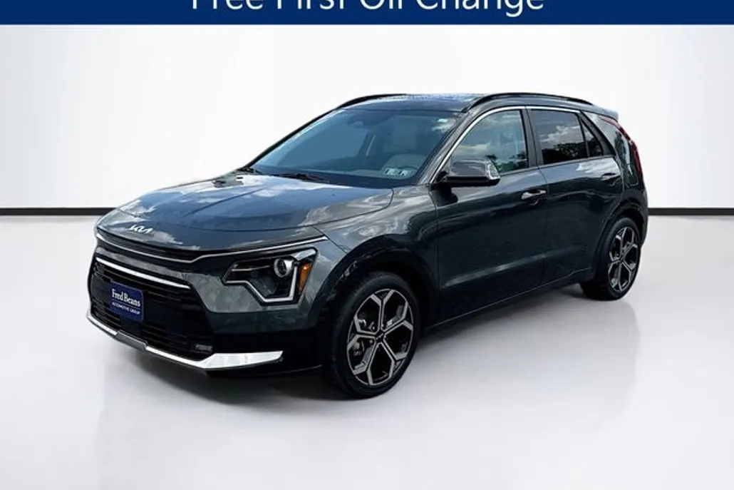 2024 Kia Niro EX Touring photo 1