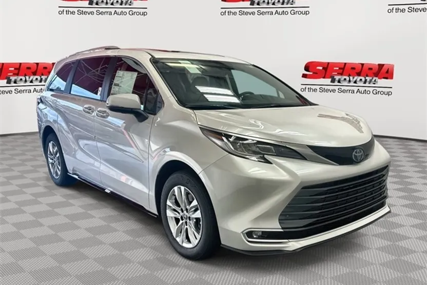 2024 Toyota Sienna Limited photo 1