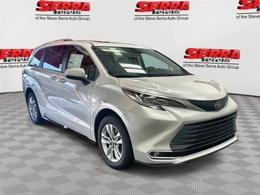2024 Toyota Sienna Limited photo 1