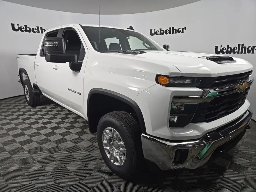2025 Chevrolet Silverado 2500HD LT photo 1