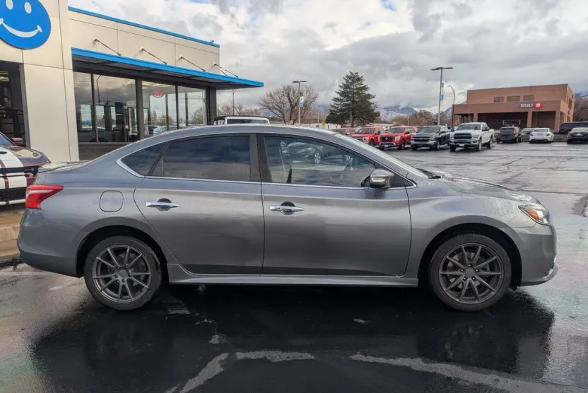 2017 Nissan Sentra SR Turbo photo 1
