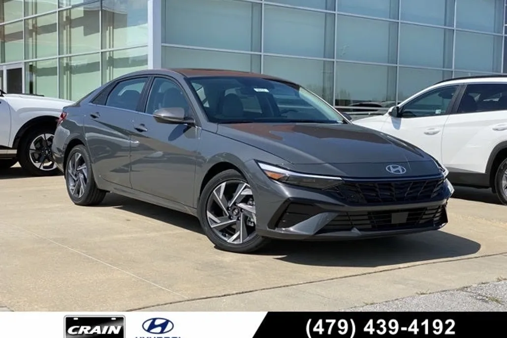 2025 Hyundai Elantra Limited photo 1