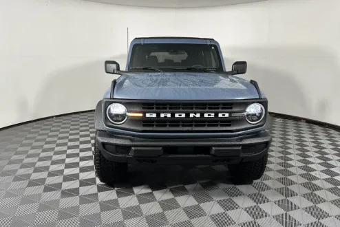 2025 Ford Bronco Base photo 3