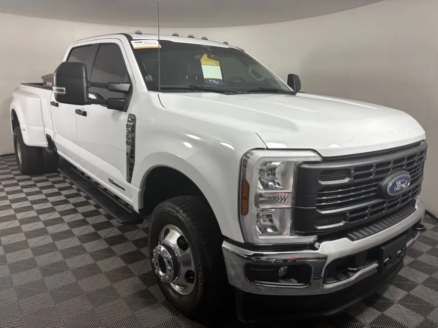2025 Ford F-350 XL photo 1